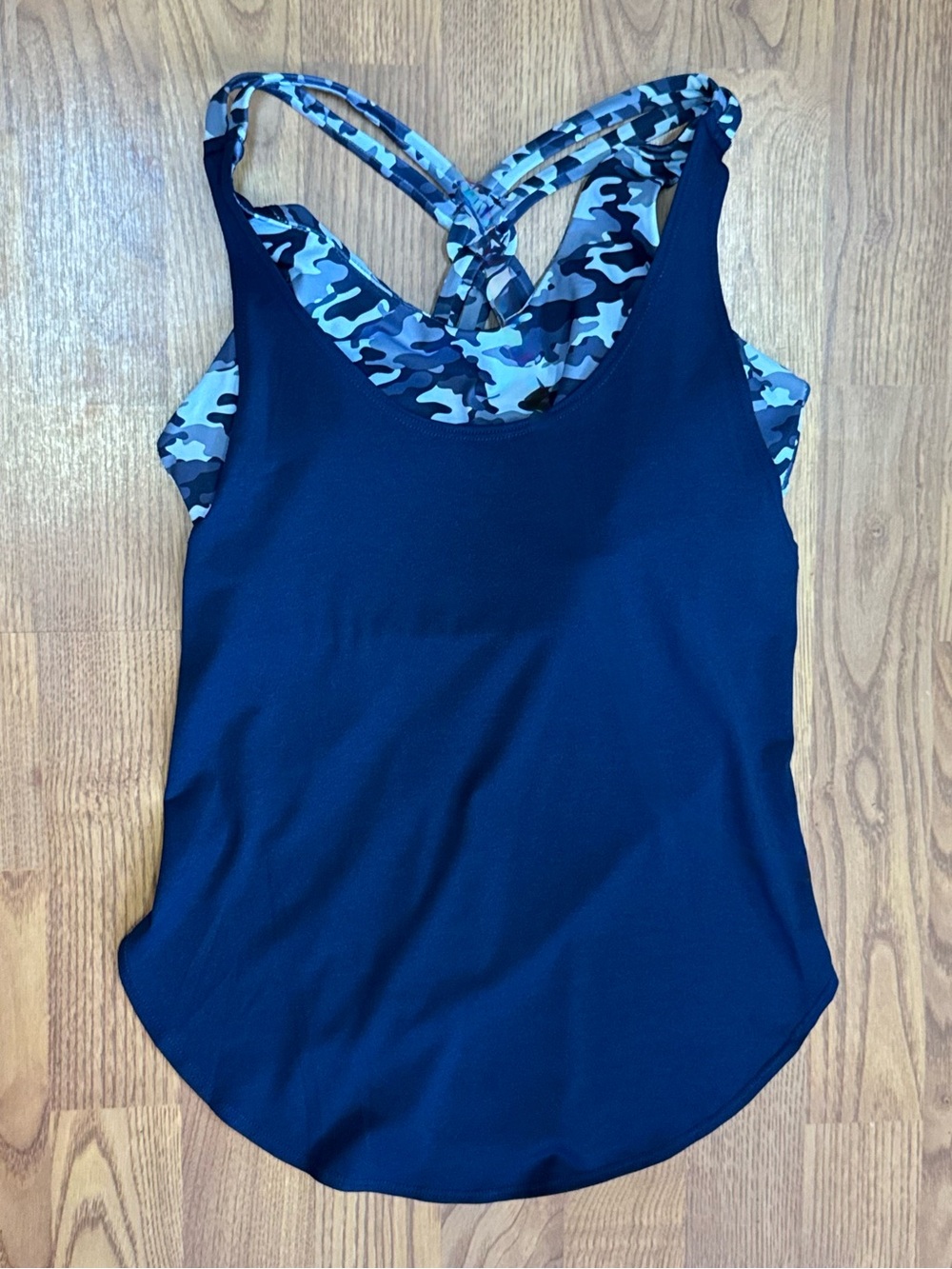 Tablet is Women’s Tank Top Camo Strappy Back Built in Bra (B18)